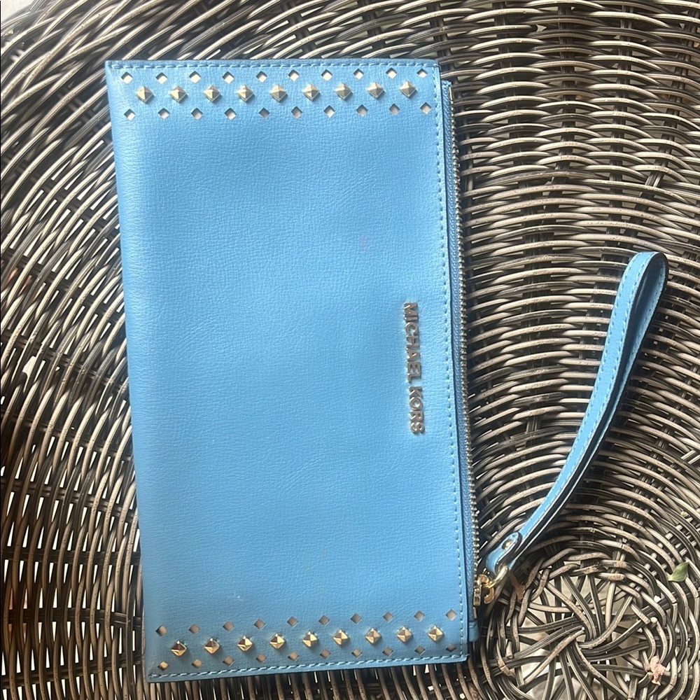 MICHAEL Michael Kors Blue Wristlet Clutch